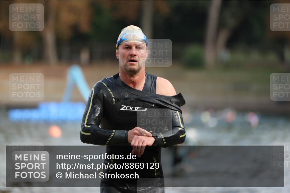 14.09.2025 - Stadtparktriathlon Michael Strokosch http://msf.ph/oto/8869129 14.09.2025 10:50:36 Schwimmen 847, 850, 851 meine-sportfotos.de