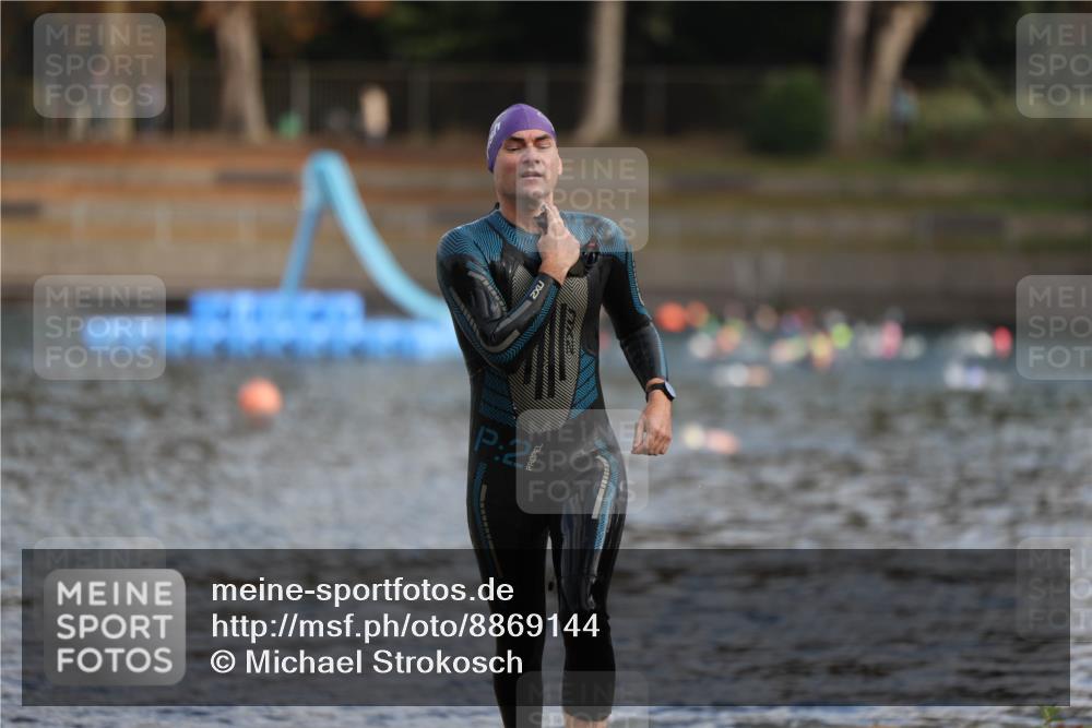 14.09.2025 - Stadtparktriathlon Michael Strokosch http://msf.ph/oto/8869144 14.09.2025 10:50:47 Schwimmen 888 meine-sportfotos.de