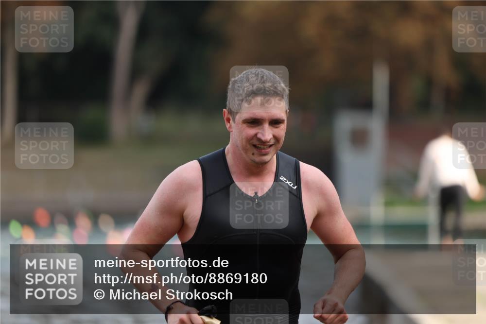 14.09.2025 - Stadtparktriathlon Michael Strokosch http://msf.ph/oto/8869180 14.09.2025 10:51:17 Schwimmen 905, 914 meine-sportfotos.de