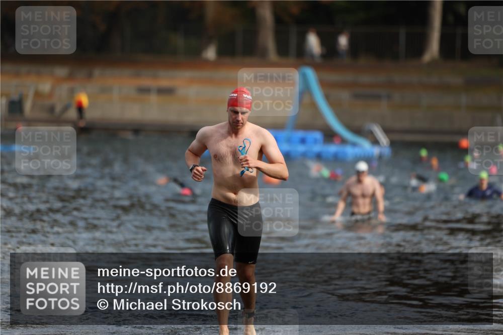 14.09.2025 - Stadtparktriathlon Michael Strokosch http://msf.ph/oto/8869192 14.09.2025 10:51:27 Schwimmen 905 meine-sportfotos.de
