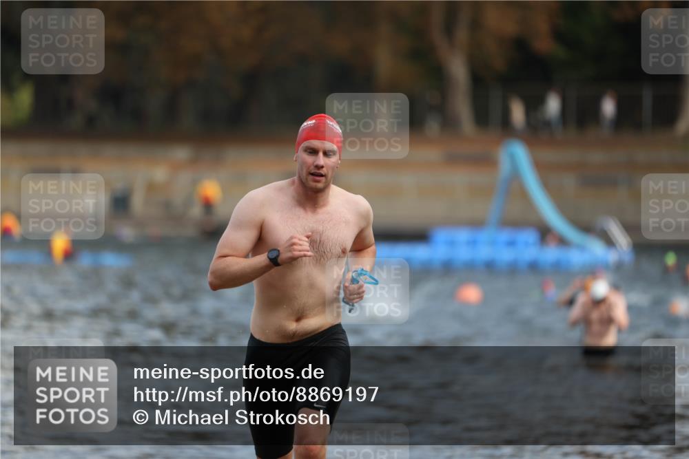 14.09.2025 - Stadtparktriathlon Michael Strokosch http://msf.ph/oto/8869197 14.09.2025 10:51:29 Schwimmen 905 meine-sportfotos.de