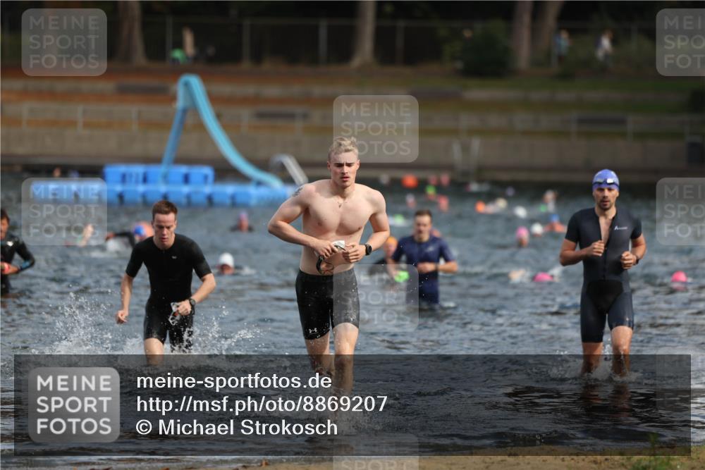 14.09.2025 - Stadtparktriathlon Michael Strokosch http://msf.ph/oto/8869207 14.09.2025 10:51:40 Schwimmen 848, 849, 856 meine-sportfotos.de