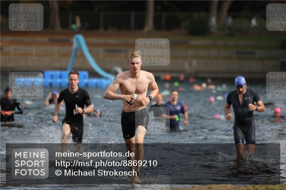 14.09.2025 - Stadtparktriathlon Michael Strokosch http://msf.ph/oto/8869210 14.09.2025 10:51:41 Schwimmen 848, 849, 856 meine-sportfotos.de