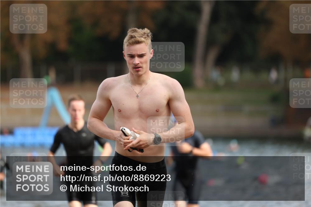 14.09.2025 - Stadtparktriathlon Michael Strokosch http://msf.ph/oto/8869223 14.09.2025 10:51:44 Schwimmen 827, 848, 849, 856 meine-sportfotos.de