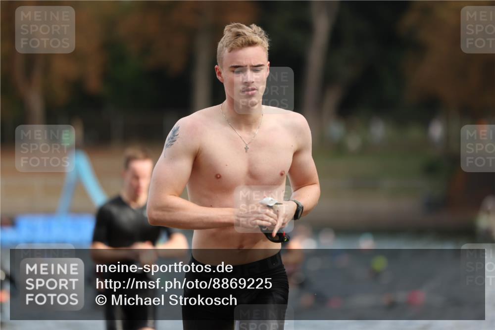 14.09.2025 - Stadtparktriathlon Michael Strokosch http://msf.ph/oto/8869225 14.09.2025 10:51:44 Schwimmen 827, 848, 849, 856 meine-sportfotos.de