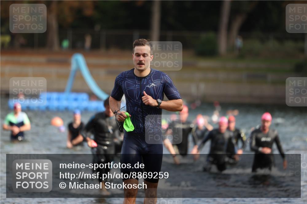 14.09.2025 - Stadtparktriathlon Michael Strokosch http://msf.ph/oto/8869259 14.09.2025 10:51:54 Schwimmen 827, 835, 852, 859, 917 meine-sportfotos.de
