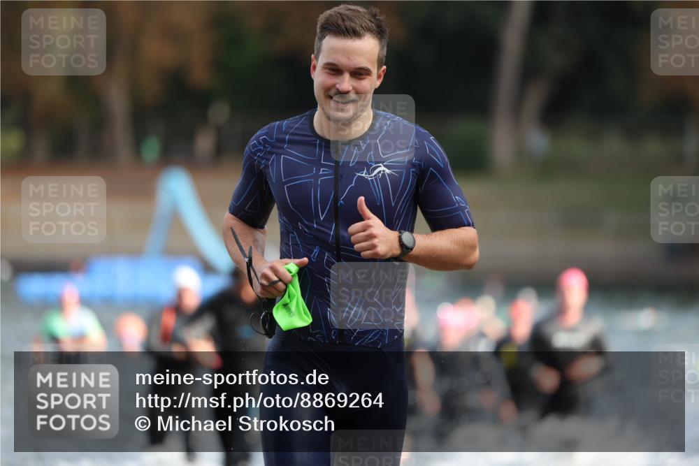 14.09.2025 - Stadtparktriathlon Michael Strokosch http://msf.ph/oto/8869264 14.09.2025 10:51:56 Schwimmen 827, 835, 846, 852, 859, 867, 917 meine-sportfotos.de