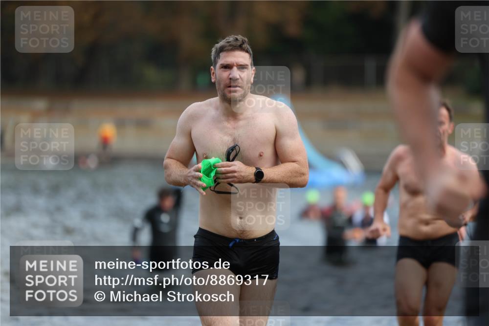 14.09.2025 - Stadtparktriathlon Michael Strokosch http://msf.ph/oto/8869317 14.09.2025 10:52:14 Schwimmen 826, 836, 838, 862, 873, 878, 882, 897, 898, 919 meine-sportfotos.de