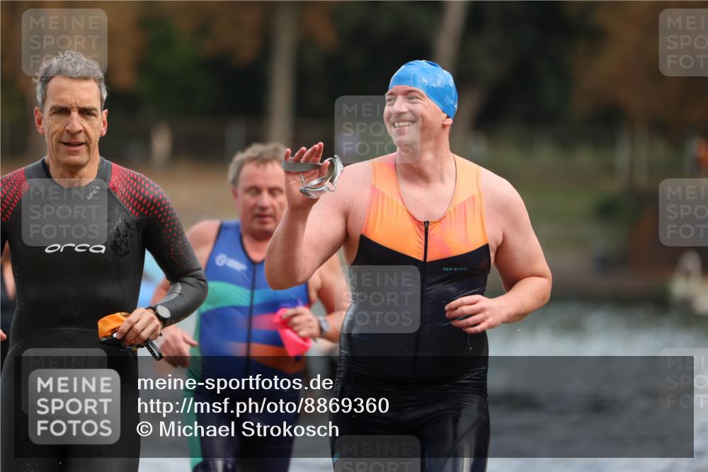 14.09.2025 - Stadtparktriathlon Michael Strokosch http://msf.ph/oto/8869360 14.09.2025 10:52:28 Schwimmen 836, 839, 853, 868, 886, 889 meine-sportfotos.de