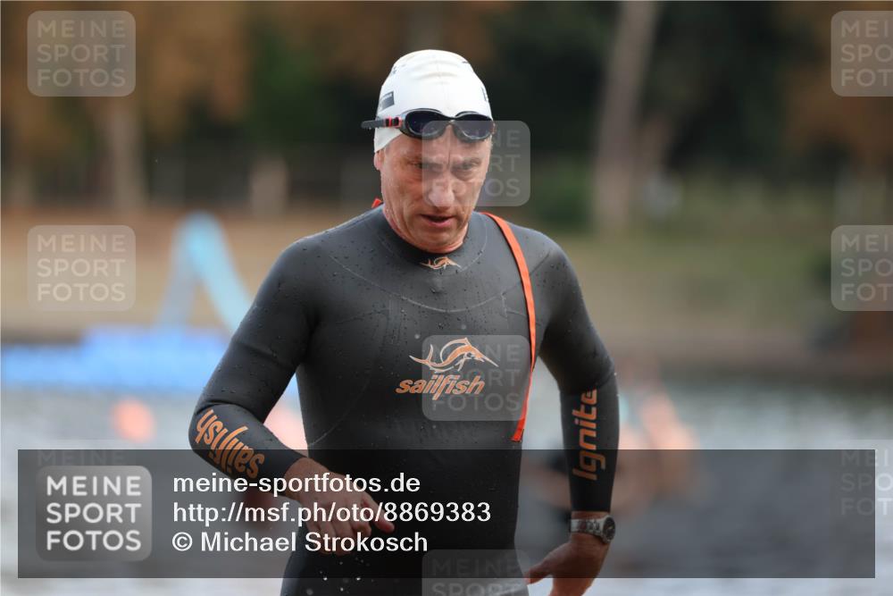 14.09.2025 - Stadtparktriathlon Michael Strokosch http://msf.ph/oto/8869383 14.09.2025 10:52:35 Schwimmen 853, 868 meine-sportfotos.de