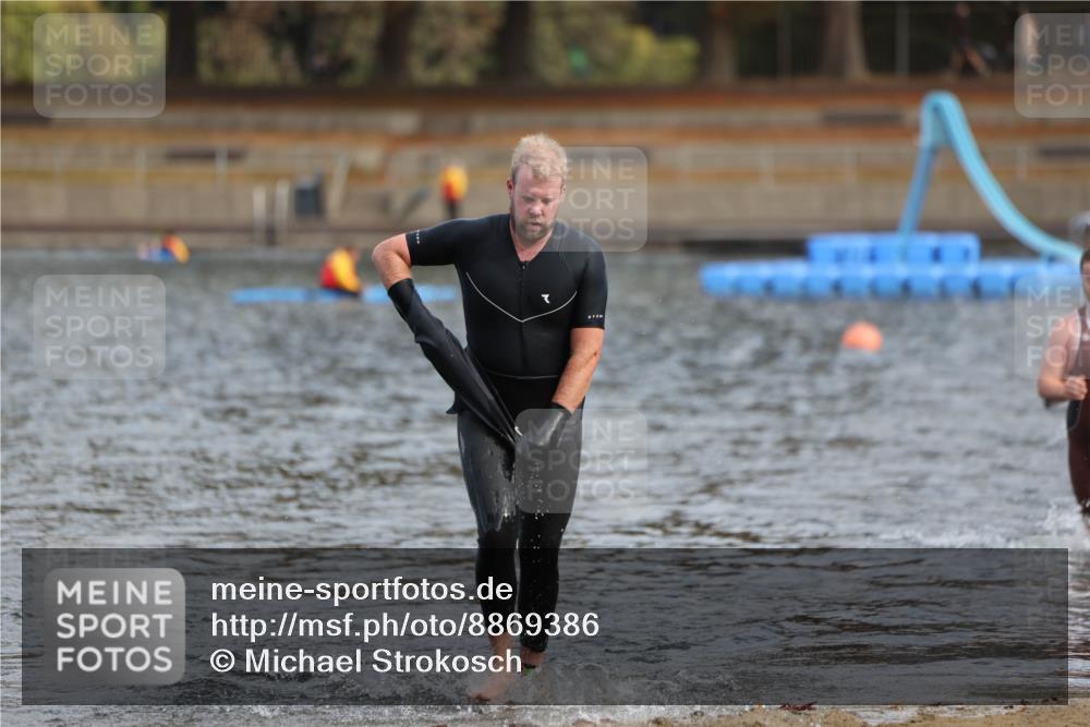 14.09.2025 - Stadtparktriathlon Michael Strokosch http://msf.ph/oto/8869386 14.09.2025 10:52:42 Schwimmen 870, 872, 894, 918, 920 meine-sportfotos.de