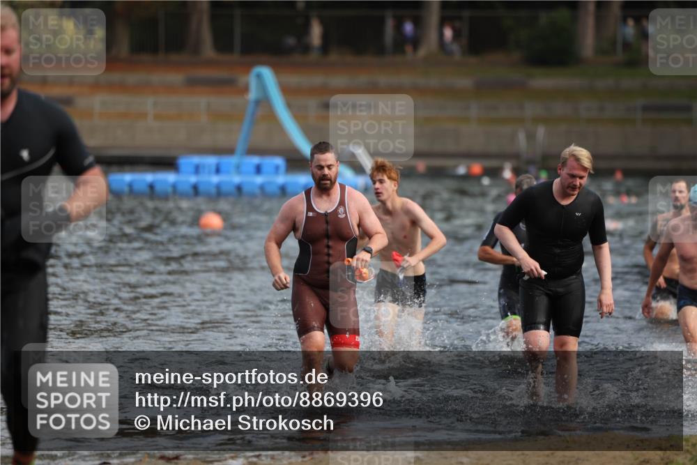 14.09.2025 - Stadtparktriathlon Michael Strokosch http://msf.ph/oto/8869396 14.09.2025 10:52:45 Schwimmen 841, 870, 872, 893, 894, 918, 920 meine-sportfotos.de