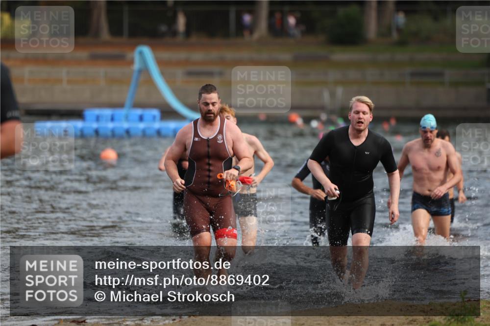 14.09.2025 - Stadtparktriathlon Michael Strokosch http://msf.ph/oto/8869402 14.09.2025 10:52:46 Schwimmen 841, 870, 872, 893, 894, 918, 920 meine-sportfotos.de