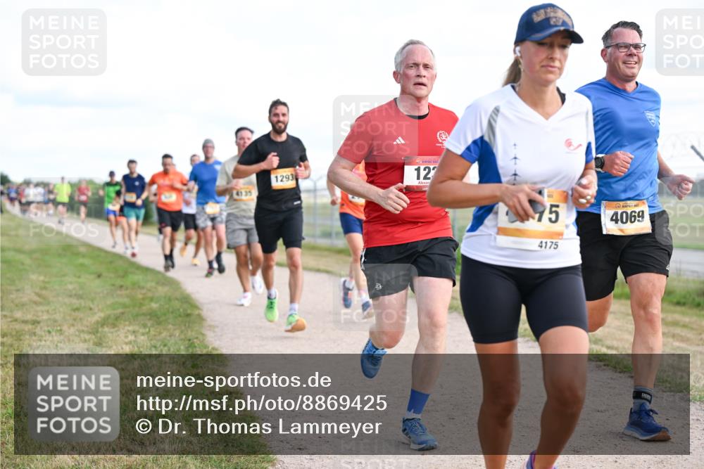 14.09.2025 - Airport Race Dr. Thomas Lammeyer http://msf.ph/oto/8869425 14.09.2025 12:13:45 Laufen 4135, 1293, 12, 5, 4175, 4069 meine-sportfotos.de