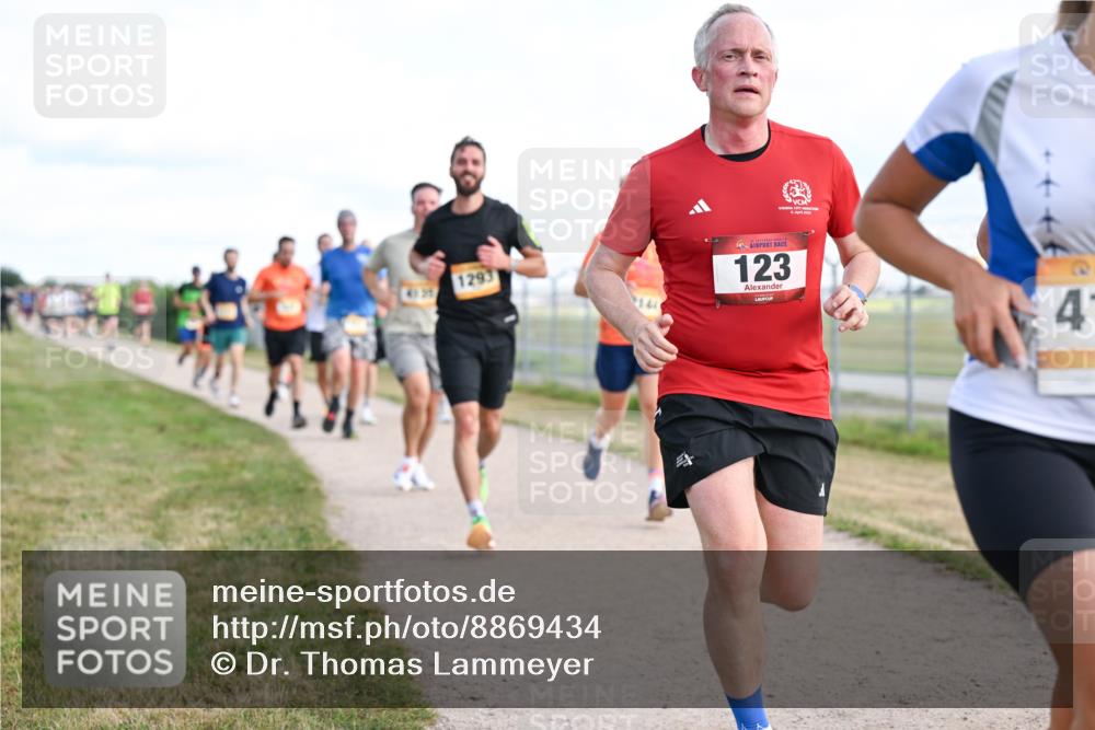 14.09.2025 - Airport Race Dr. Thomas Lammeyer http://msf.ph/oto/8869434 14.09.2025 12:13:46 Laufen 1293, 2141, 123, 4 meine-sportfotos.de