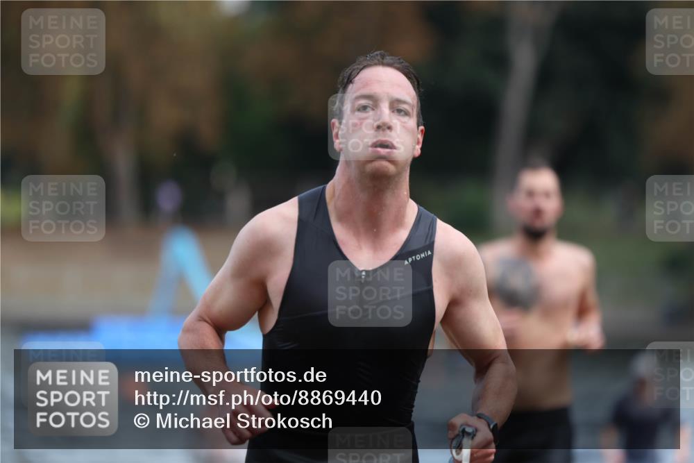 14.09.2025 - Stadtparktriathlon Michael Strokosch http://msf.ph/oto/8869440 14.09.2025 10:52:58 Schwimmen 822, 841, 861, 872, 893 meine-sportfotos.de