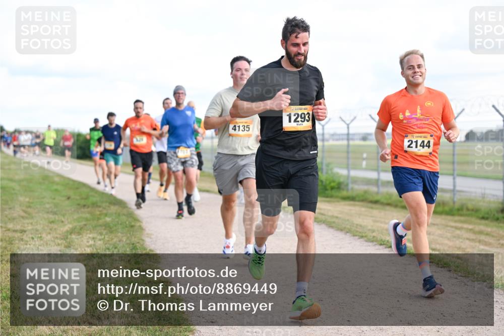 14.09.2025 - Airport Race Dr. Thomas Lammeyer http://msf.ph/oto/8869449 14.09.2025 12:13:47 Laufen 4135, 1293, 2144 meine-sportfotos.de