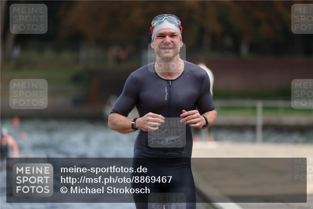 14.09.2025 - Stadtparktriathlon Michael Strokosch http://msf.ph/oto/8869467 14.09.2025 10:53:06 Schwimmen 822, 854 meine-sportfotos.de