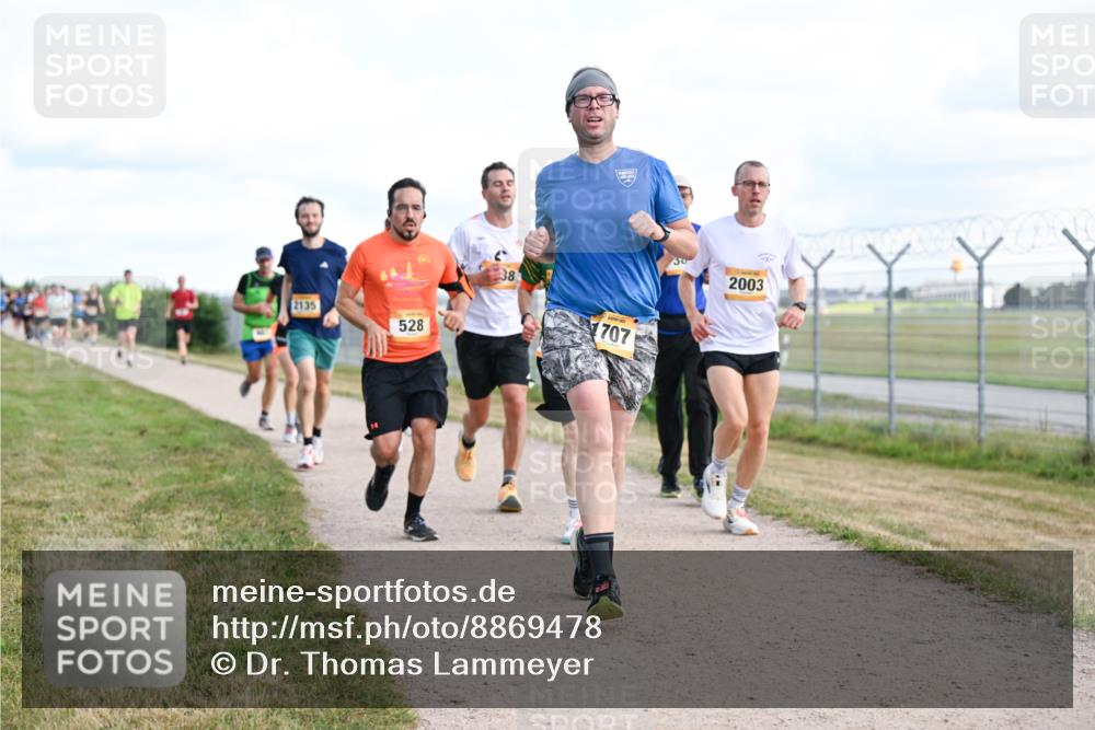 14.09.2025 - Airport Race Dr. Thomas Lammeyer http://msf.ph/oto/8869478 14.09.2025 12:13:49 Laufen 2135, 528, 38, 707, 2003 meine-sportfotos.de