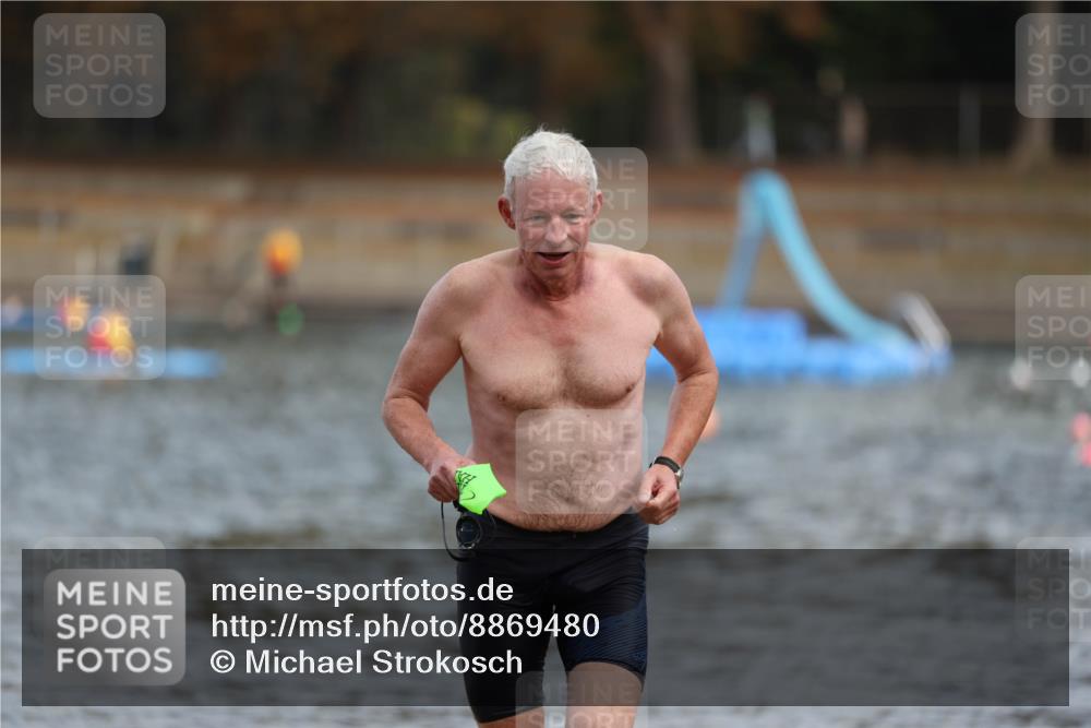 14.09.2025 - Stadtparktriathlon Michael Strokosch http://msf.ph/oto/8869480 14.09.2025 10:53:15 Schwimmen 854, 902 meine-sportfotos.de