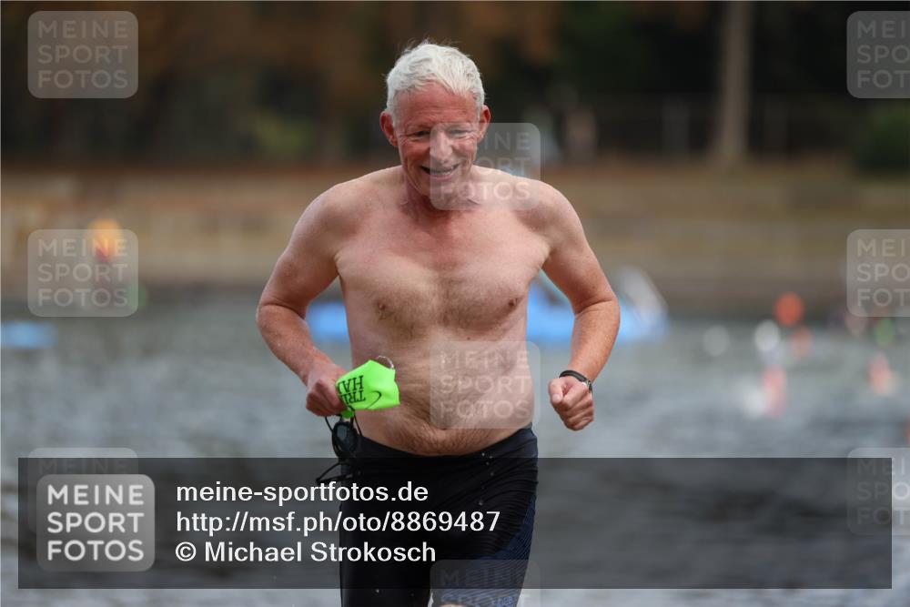 14.09.2025 - Stadtparktriathlon Michael Strokosch http://msf.ph/oto/8869487 14.09.2025 10:53:16 Schwimmen 854, 902 meine-sportfotos.de