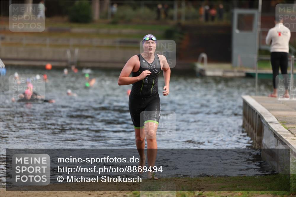 14.09.2025 - Stadtparktriathlon Michael Strokosch http://msf.ph/oto/8869494 14.09.2025 10:53:22 Schwimmen 902 meine-sportfotos.de