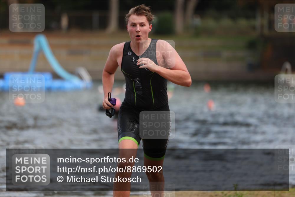 14.09.2025 - Stadtparktriathlon Michael Strokosch http://msf.ph/oto/8869502 14.09.2025 10:53:25 Schwimmen 902 meine-sportfotos.de