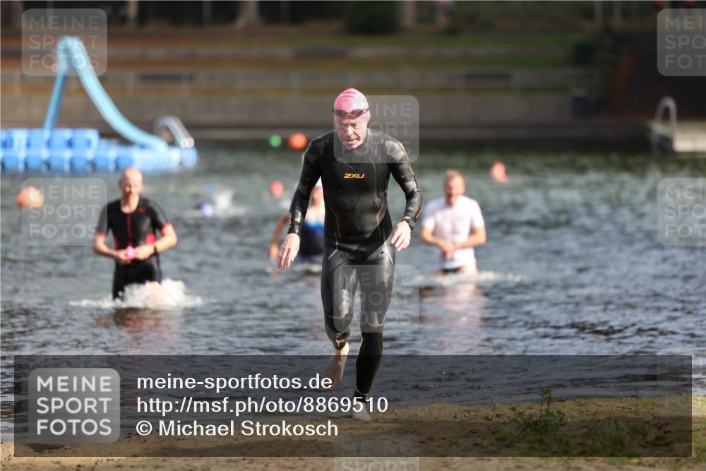 14.09.2025 - Stadtparktriathlon Michael Strokosch http://msf.ph/oto/8869510 14.09.2025 10:53:45 Schwimmen 871 meine-sportfotos.de