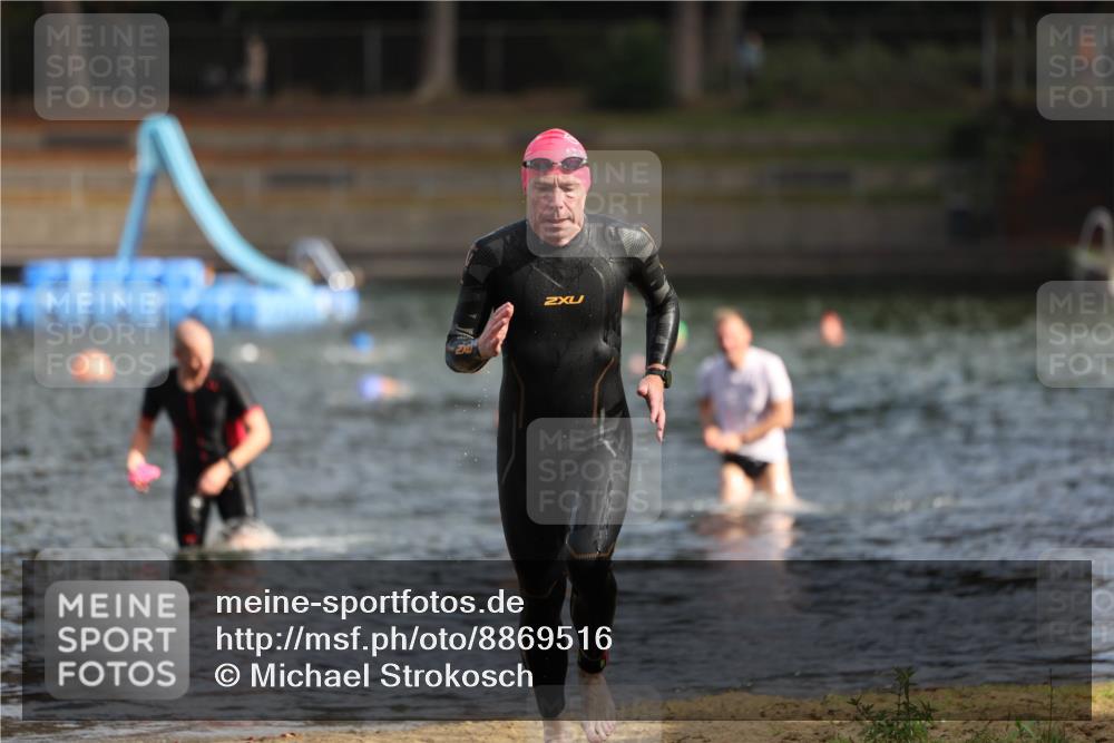 14.09.2025 - Stadtparktriathlon Michael Strokosch http://msf.ph/oto/8869516 14.09.2025 10:53:47 Schwimmen 871, 874 meine-sportfotos.de