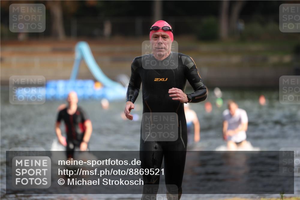 14.09.2025 - Stadtparktriathlon Michael Strokosch http://msf.ph/oto/8869521 14.09.2025 10:53:48 Schwimmen 871, 874, 915 meine-sportfotos.de