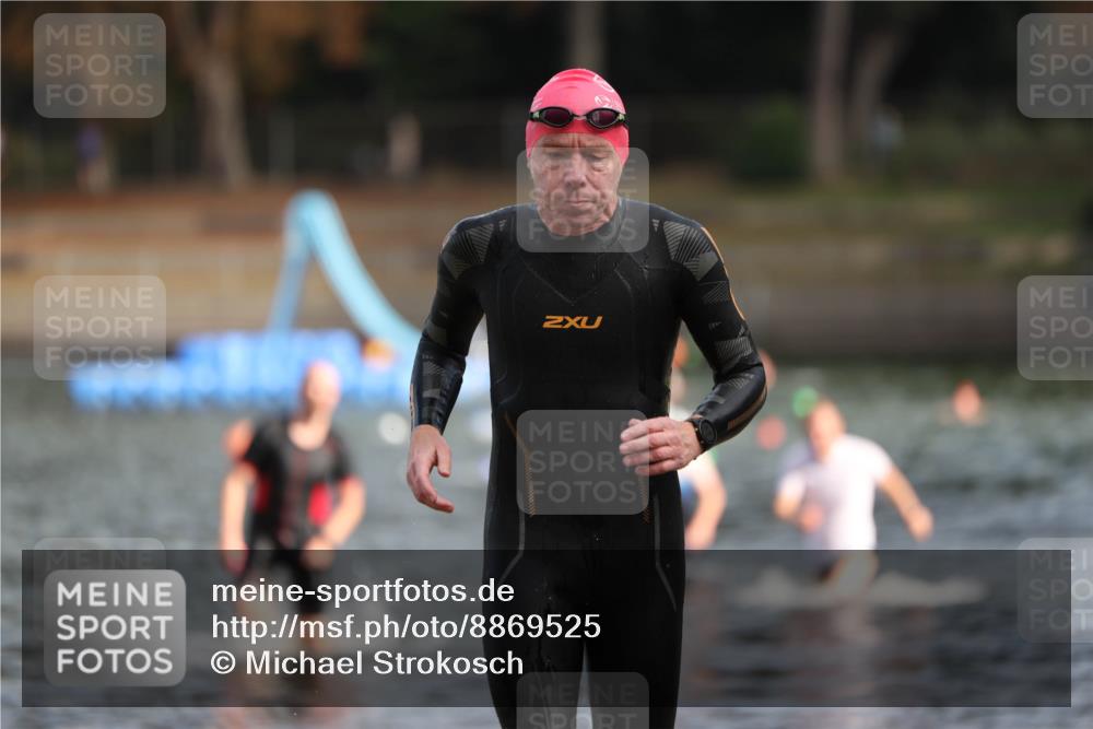 14.09.2025 - Stadtparktriathlon Michael Strokosch http://msf.ph/oto/8869525 14.09.2025 10:53:49 Schwimmen 871, 874, 915 meine-sportfotos.de