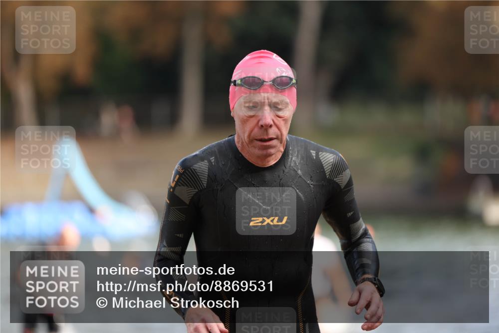 14.09.2025 - Stadtparktriathlon Michael Strokosch http://msf.ph/oto/8869531 14.09.2025 10:53:50 Schwimmen 871, 874, 915 meine-sportfotos.de