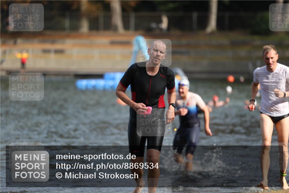 14.09.2025 - Stadtparktriathlon Michael Strokosch http://msf.ph/oto/8869534 14.09.2025 10:53:56 Schwimmen 829, 874, 915 meine-sportfotos.de