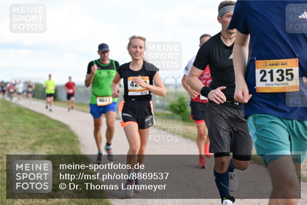 14.09.2025 - Airport Race Dr. Thomas Lammeyer http://msf.ph/oto/8869537 14.09.2025 12:13:53 Laufen 4017, 42, 4240, 2135 meine-sportfotos.de