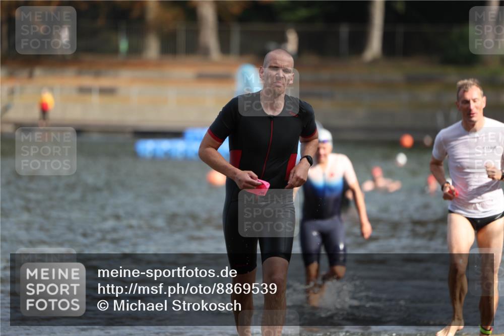 14.09.2025 - Stadtparktriathlon Michael Strokosch http://msf.ph/oto/8869539 14.09.2025 10:53:57 Schwimmen 829, 874, 915 meine-sportfotos.de