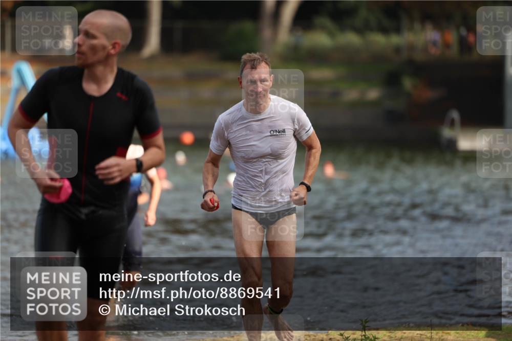 14.09.2025 - Stadtparktriathlon Michael Strokosch http://msf.ph/oto/8869541 14.09.2025 10:53:58 Schwimmen 829, 874, 915 meine-sportfotos.de