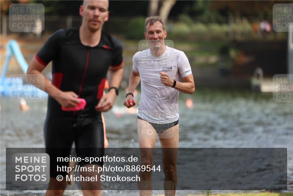 14.09.2025 - Stadtparktriathlon Michael Strokosch http://msf.ph/oto/8869544 14.09.2025 10:53:58 Schwimmen 829, 874, 915 meine-sportfotos.de