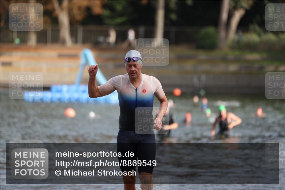 14.09.2025 - Stadtparktriathlon Michael Strokosch http://msf.ph/oto/8869549 14.09.2025 10:54:01 Schwimmen 829, 874, 915 meine-sportfotos.de