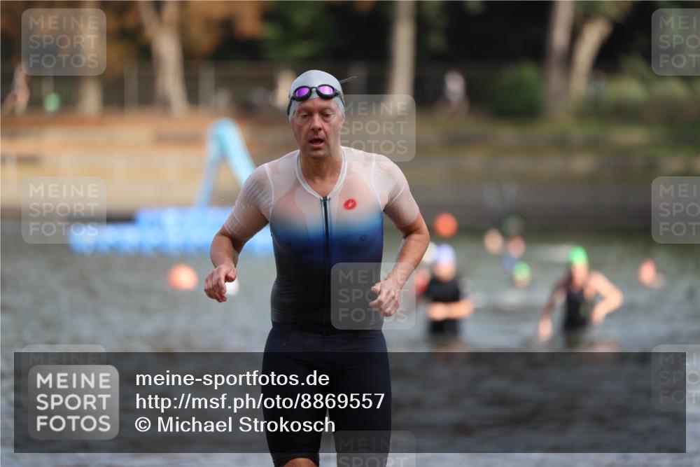 14.09.2025 - Stadtparktriathlon Michael Strokosch http://msf.ph/oto/8869557 14.09.2025 10:54:02 Schwimmen 829, 874, 915 meine-sportfotos.de