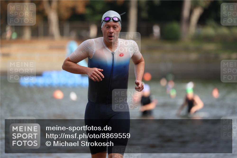 14.09.2025 - Stadtparktriathlon Michael Strokosch http://msf.ph/oto/8869559 14.09.2025 10:54:02 Schwimmen 829, 874, 915 meine-sportfotos.de