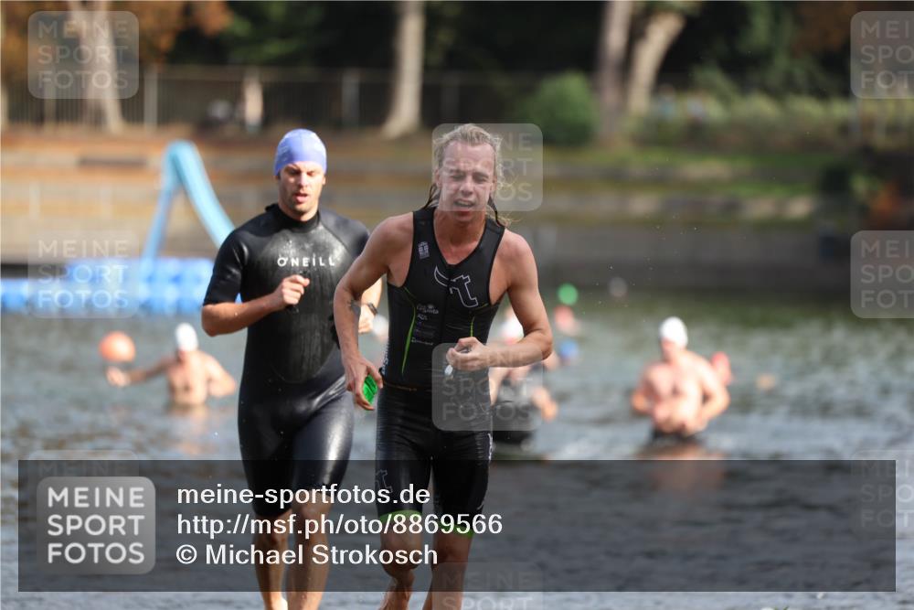 14.09.2025 - Stadtparktriathlon Michael Strokosch http://msf.ph/oto/8869566 14.09.2025 10:54:17 Schwimmen 858, 921 meine-sportfotos.de