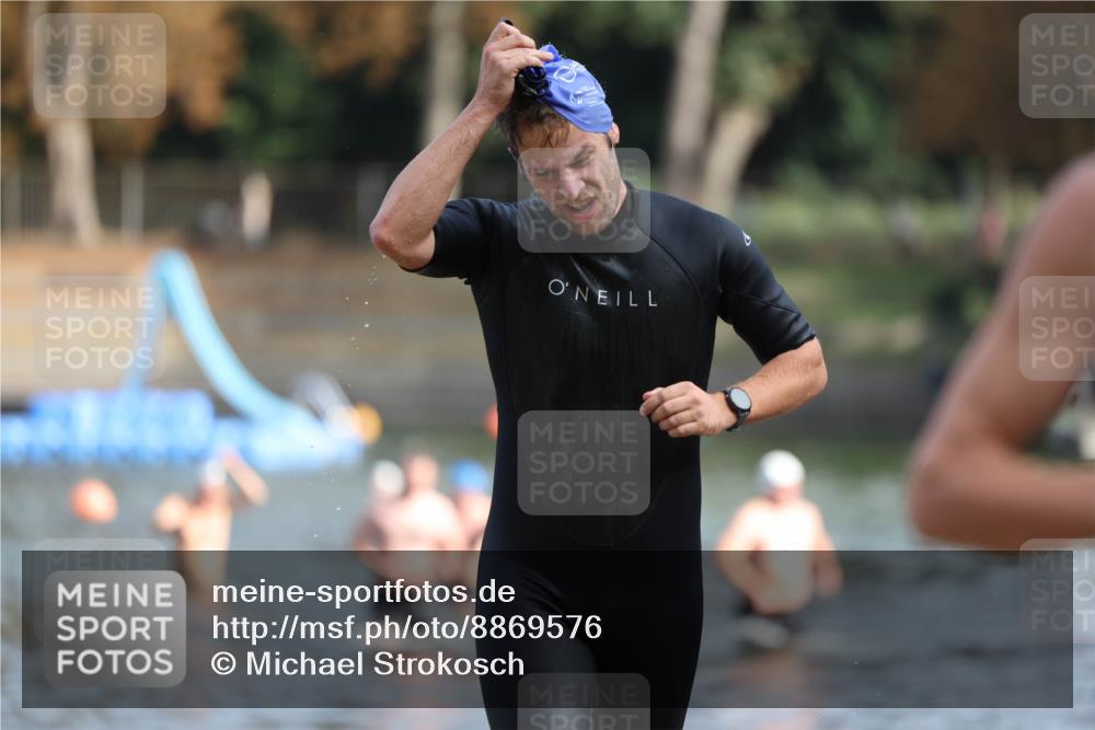 14.09.2025 - Stadtparktriathlon Michael Strokosch http://msf.ph/oto/8869576 14.09.2025 10:54:20 Schwimmen 837, 858, 921 meine-sportfotos.de