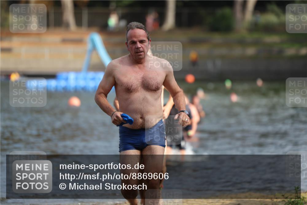 14.09.2025 - Stadtparktriathlon Michael Strokosch http://msf.ph/oto/8869606 14.09.2025 10:54:37 Schwimmen 843, 876, 891, 895, 900 meine-sportfotos.de