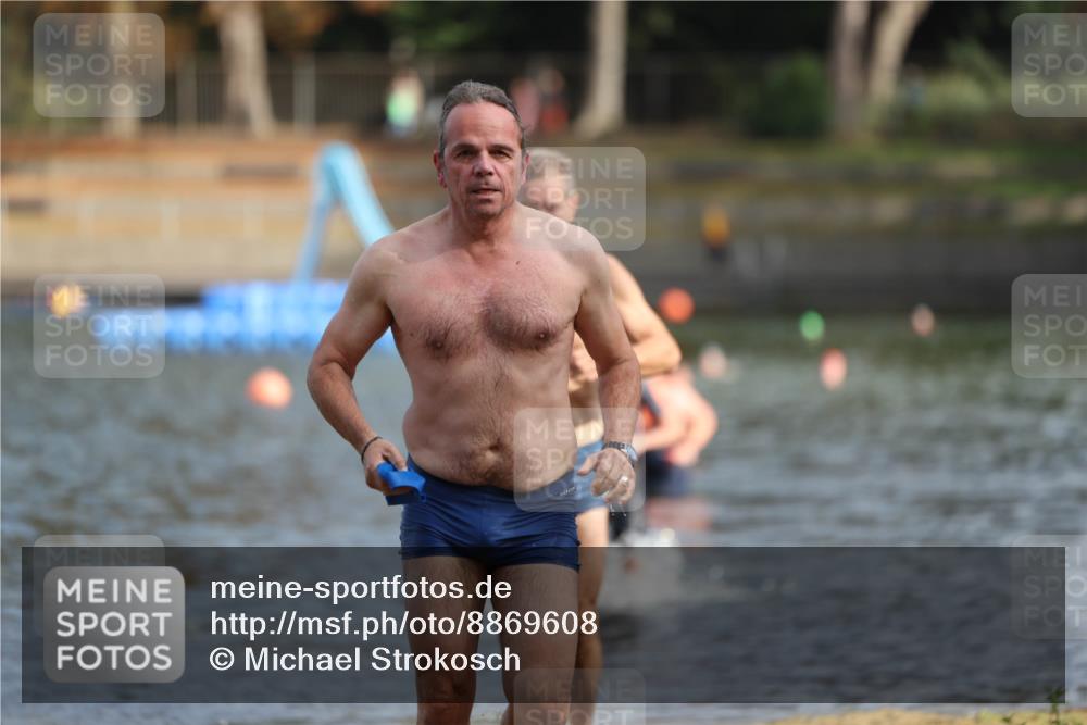 14.09.2025 - Stadtparktriathlon Michael Strokosch http://msf.ph/oto/8869608 14.09.2025 10:54:37 Schwimmen 843, 876, 891, 895, 900 meine-sportfotos.de