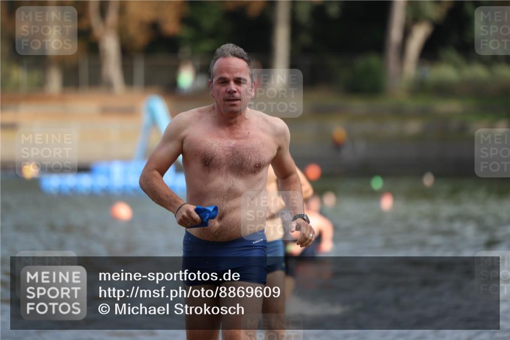 14.09.2025 - Stadtparktriathlon Michael Strokosch http://msf.ph/oto/8869609 14.09.2025 10:54:37 Schwimmen 843, 876, 891, 895, 900 meine-sportfotos.de