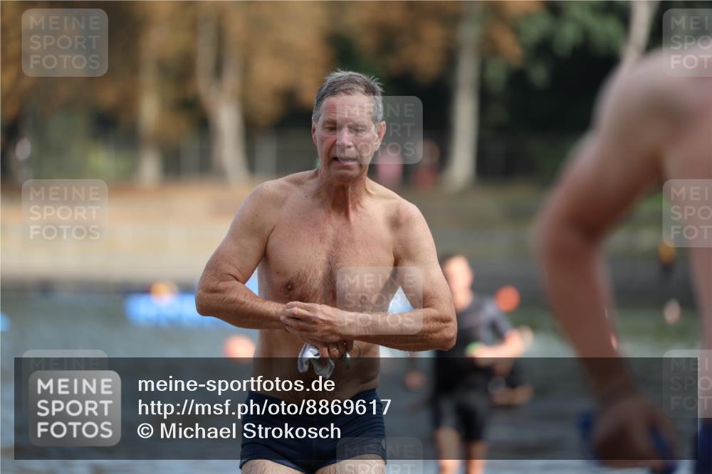 14.09.2025 - Stadtparktriathlon Michael Strokosch http://msf.ph/oto/8869617 14.09.2025 10:54:40 Schwimmen 843, 876, 895, 900 meine-sportfotos.de