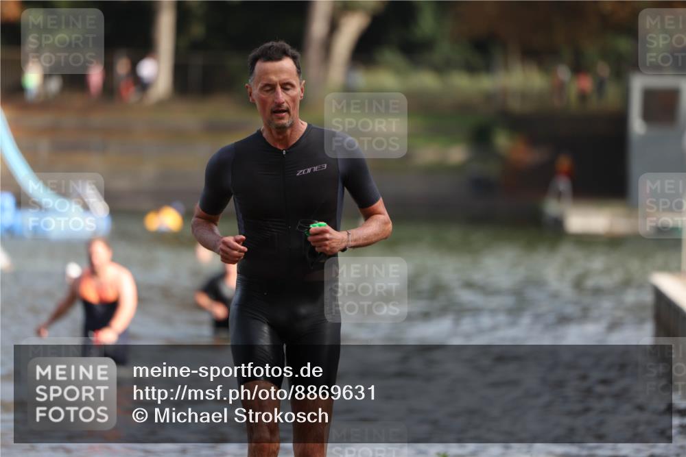 14.09.2025 - Stadtparktriathlon Michael Strokosch http://msf.ph/oto/8869631 14.09.2025 10:54:45 Schwimmen 900, 916 meine-sportfotos.de