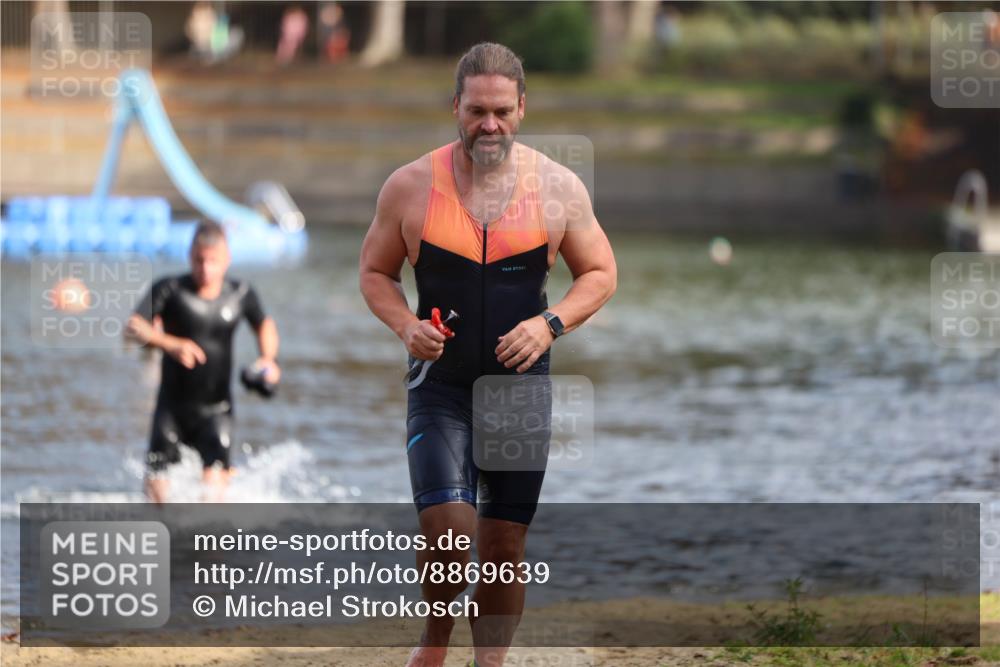 14.09.2025 - Stadtparktriathlon Michael Strokosch http://msf.ph/oto/8869639 14.09.2025 10:54:54 Schwimmen 892, 916 meine-sportfotos.de