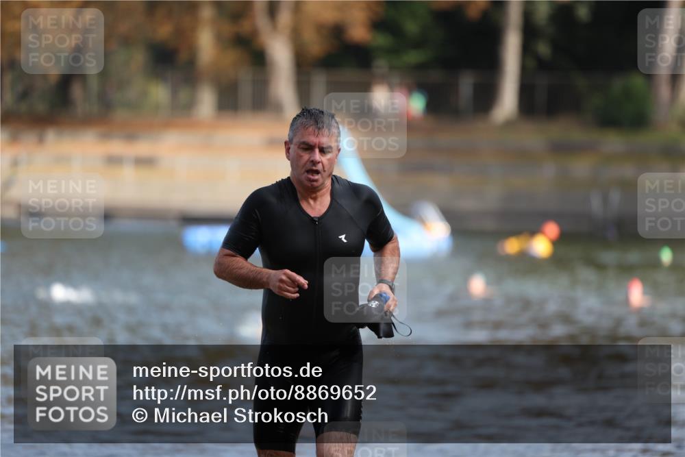 14.09.2025 - Stadtparktriathlon Michael Strokosch http://msf.ph/oto/8869652 14.09.2025 10:54:59 Schwimmen 892, 916 meine-sportfotos.de