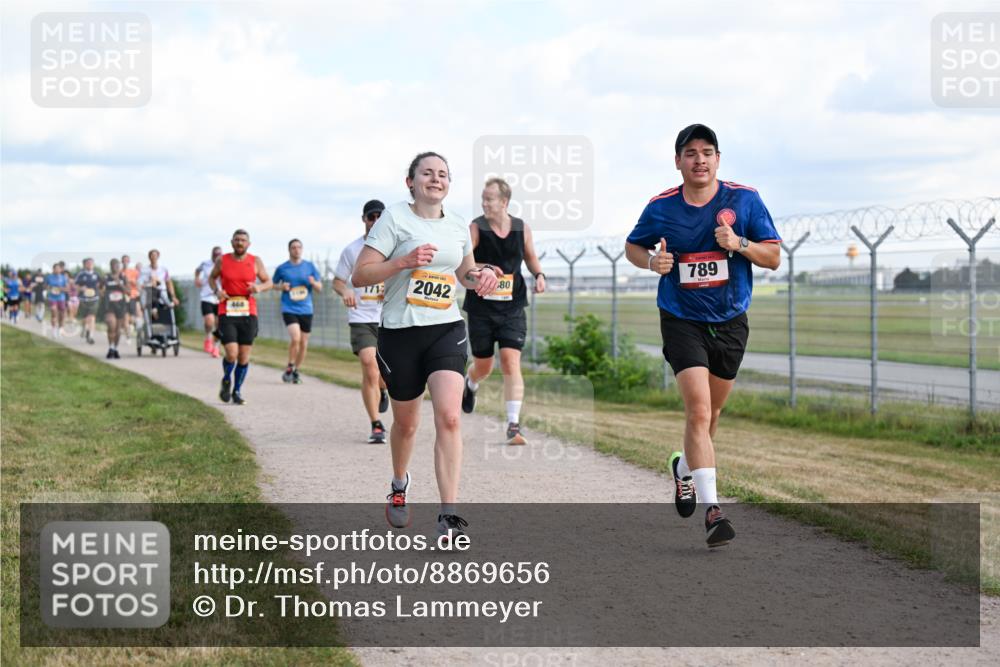 14.09.2025 - Airport Race Dr. Thomas Lammeyer http://msf.ph/oto/8869656 14.09.2025 12:14:04 Laufen 464, 171, 2042, 789, 80 meine-sportfotos.de